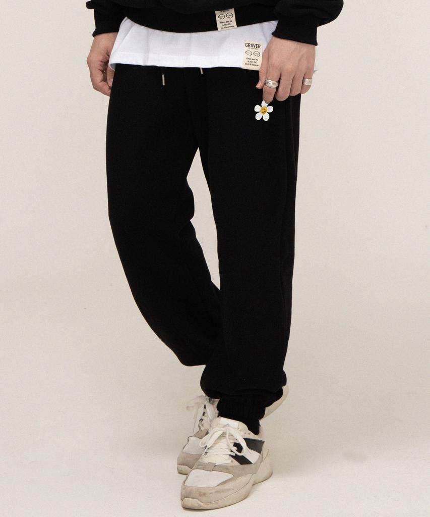 Graver [Unisex] Flower Dot Embroidered Sweat Jogger Pants_Black