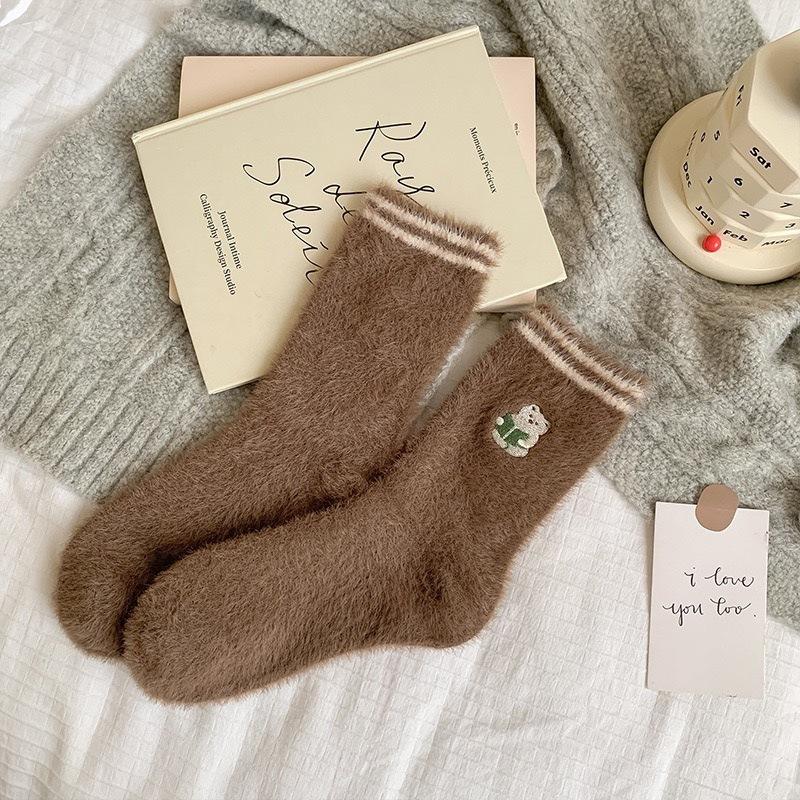 

1/4Pairs Autumn Winter Women S Thick And Warm Cartoon Animal Bear Bow Pattern Design Socks Suitable For Indoor Home Wear