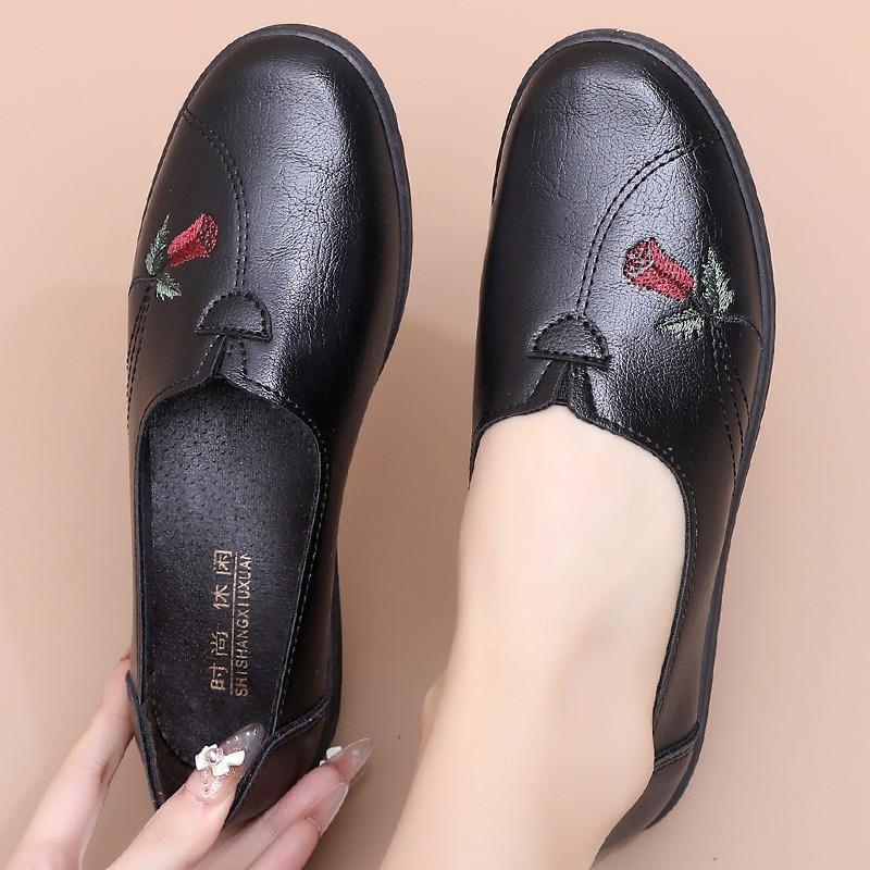 Shoes Spring and Autumn Middle-aged Comfortable Leather Shoes Flat-soled Elderly Non-slip Spring Soft-soled Black Women's Single Shoes