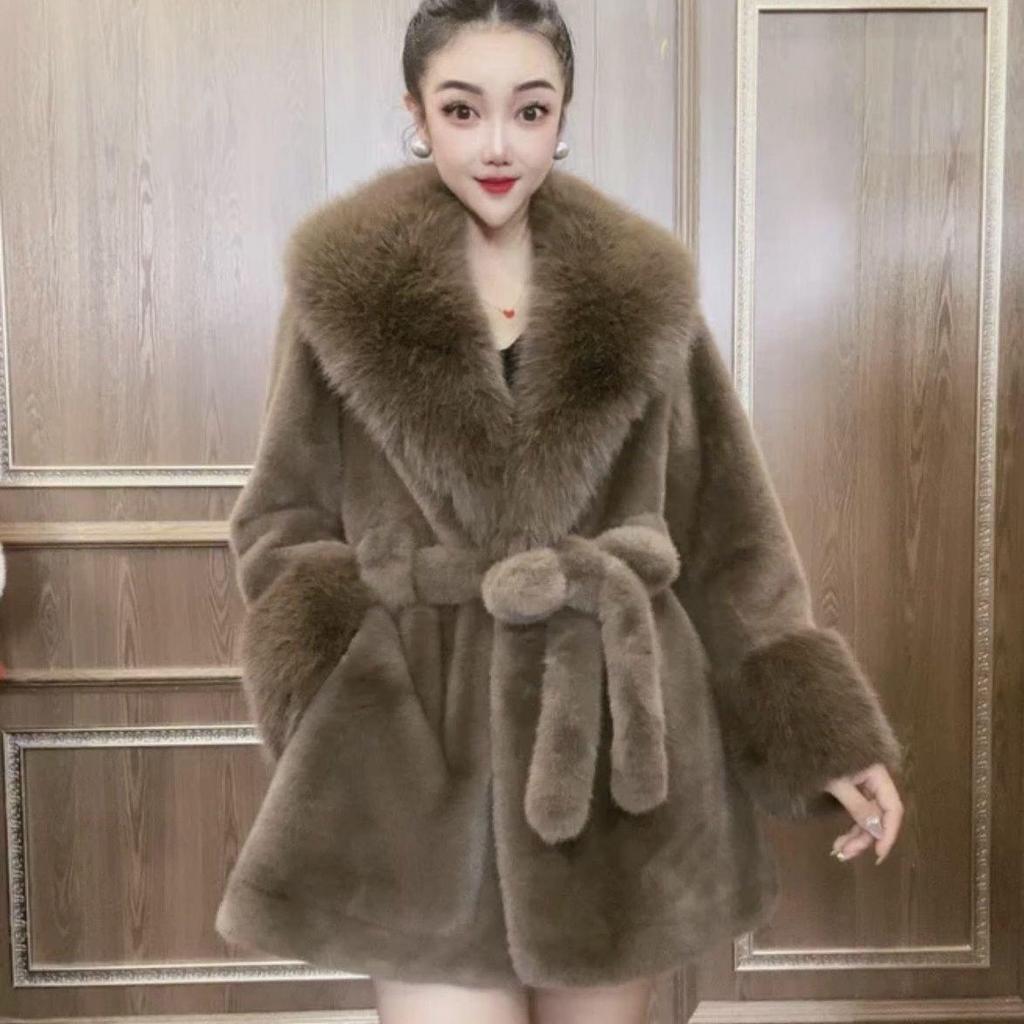 Faux Fur Coat with Fur Collar, Waist-cinching Design, Thickened and Warm, Long-length, Stylish Winter Coat for Autumn and Winter