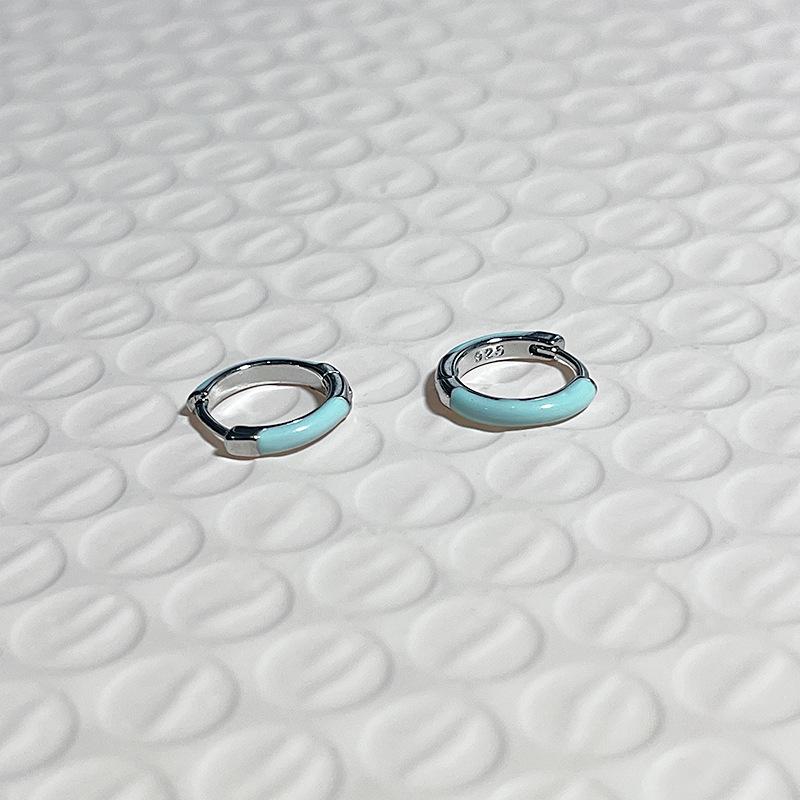 

Летний дизайн: Серьги-косточки с винтами в виде молнии зеленого, фиолетового и красного цвета