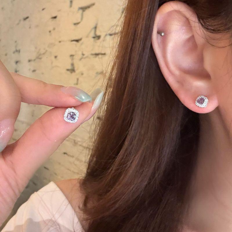[Peach Tea] All-Match Self-Retention Style! Flash Exquisite Silver Needle Small Square Sugar Zircon Ear Studs High Sense Earrings Women