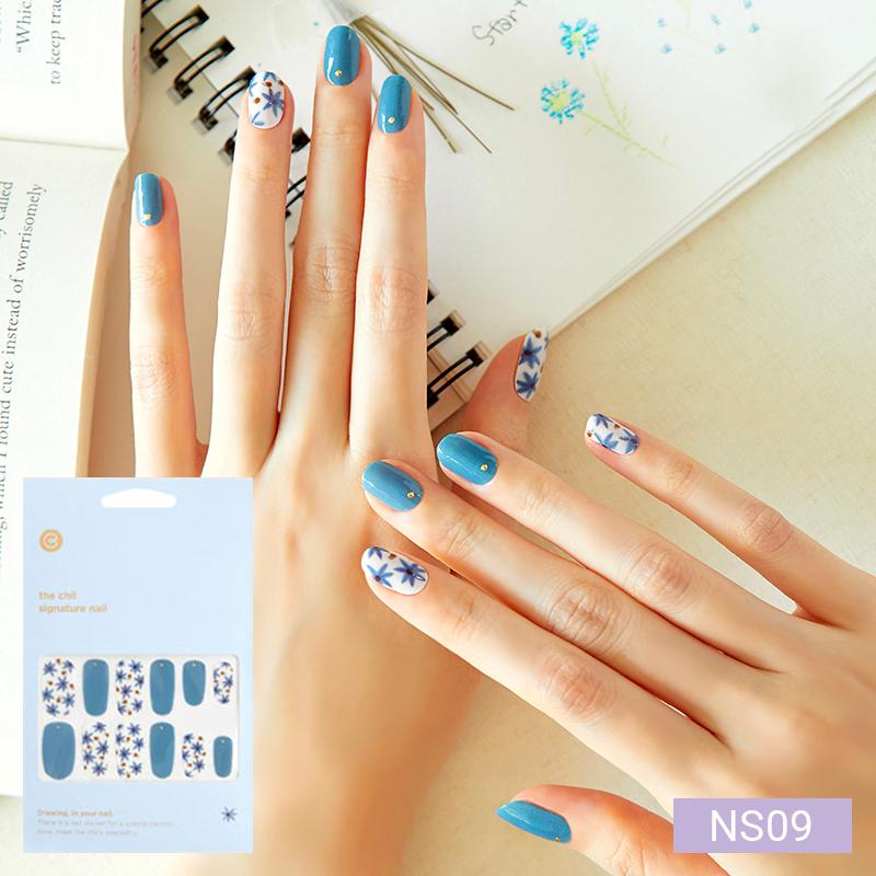 

Vibrant Pop Nail Stickers 24pcs | Self-Adhesive Strips, Rainbow &Neon Mix, Quick 5-Min Manicure різнокольоровий