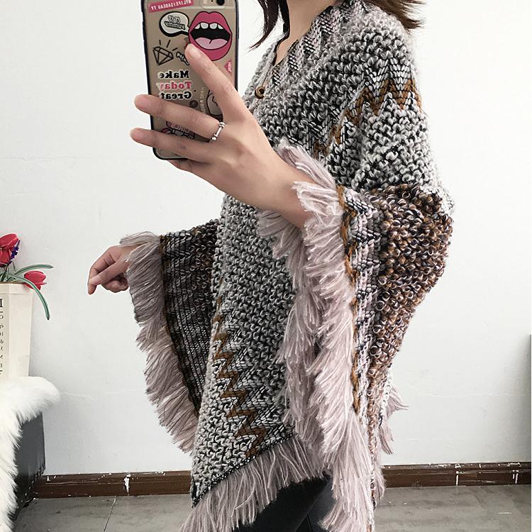 Dámský pulovr s cikcakovým úpletem a třásněmi, šál, podzimní hippie měkký háčkovaný šál, asymetrická šála