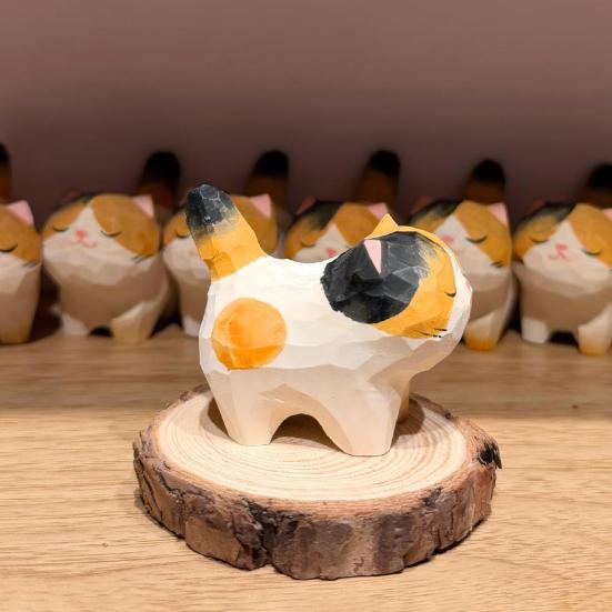 Cat Ornament Hand-Carved Wood Carving Compact Size Kitten Figure Wealth Symbol Desktop Car Bookshelf Decoration