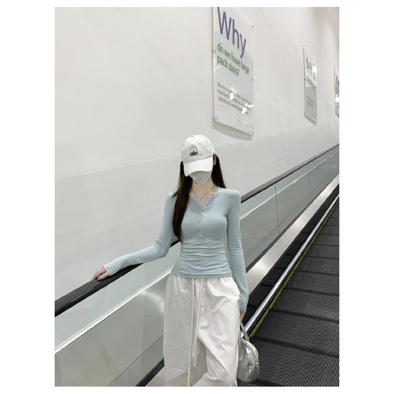 Buttoned half-open collar, regular shoulder, long-sleeve T-shirt for women, 2026 new slim-fit inner top