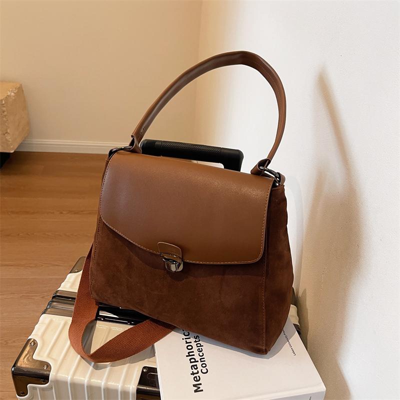 Geantă de damă Vintage Light Core Suede Capacitate mare Geantă de umăr cu design avansat Geantă versatilă pentru navetă