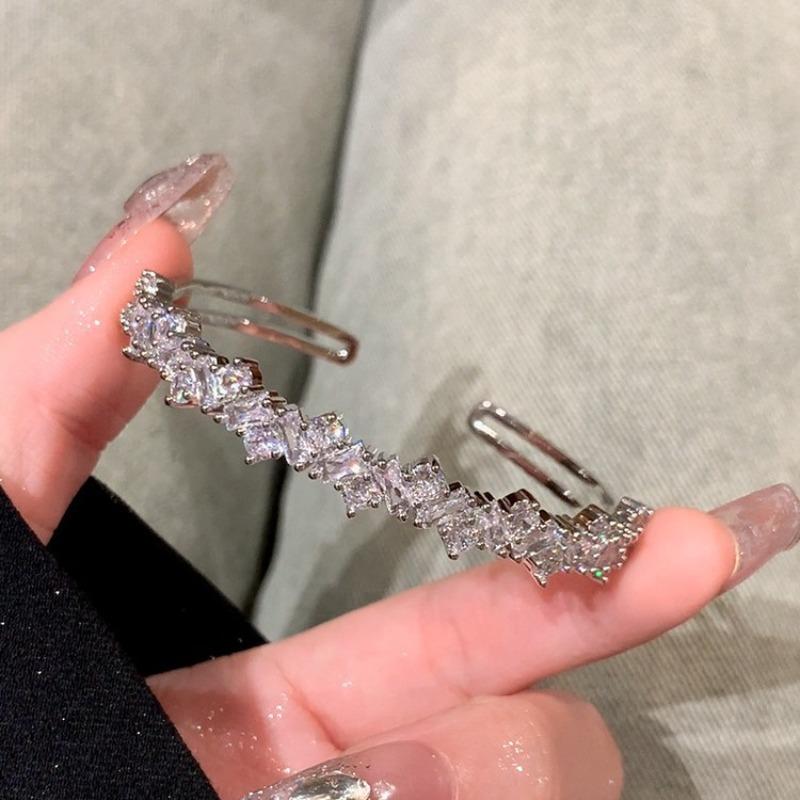 Ammasso Stellare Lusso Minimalista Scintillante Frammentato Irregolare Set Diamante Zirconia Bracciale di Alta Gamma Squisito Design Aperto Anello da Mano