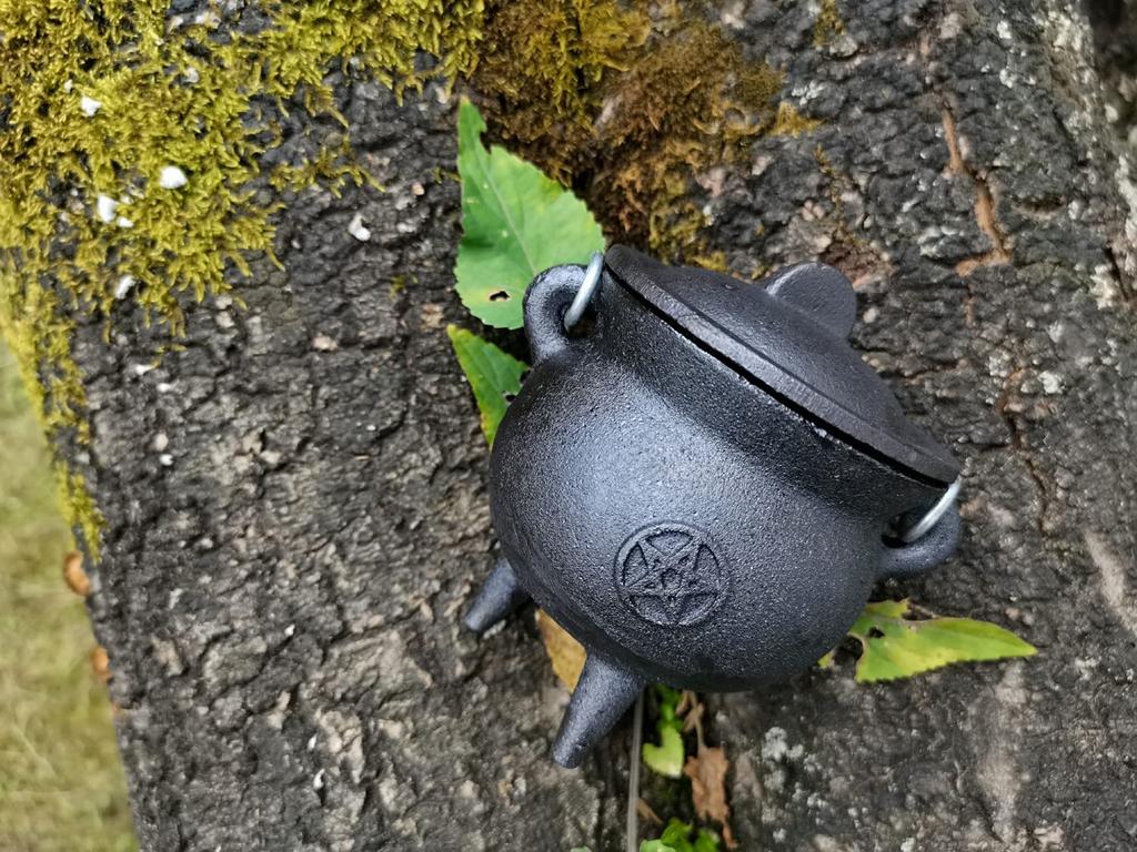Small Cast Iron Cauldron with Pentagram Pentacle Symbol for Incense Burning DIY Candle Holder Altar Tools Decor