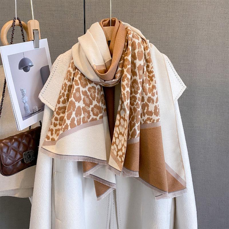 Autumn New Fashion Leopard Print Contrasting Scarf Women's Thickened Warm Scarf Dual-purpose Multi-functional Versatile Decorative Shawl