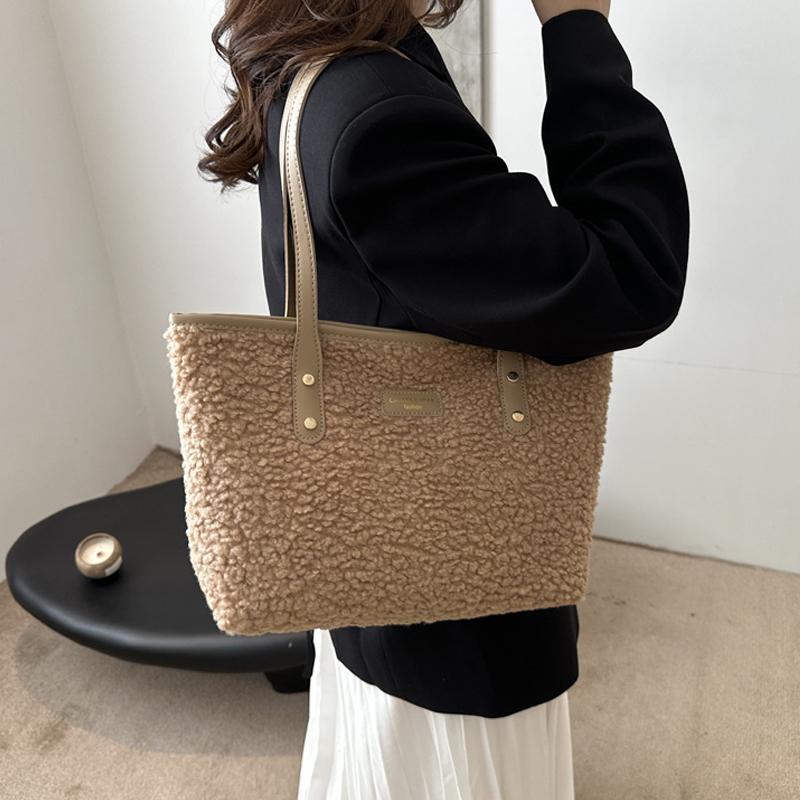 Soft Handbag Large Capacity Fall Winter Shoulder Bag Women Lamb Wool Tote Bag Zipper Closure Casual Shopping Traveling Tote