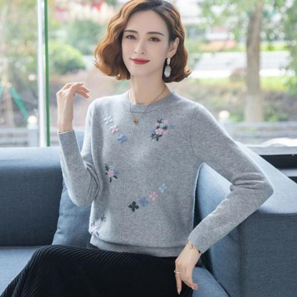 Women's Crew Neck Sweater Embroidered Loose Pullover Knitwear Soft Stretch Knit Top Spring Autumn