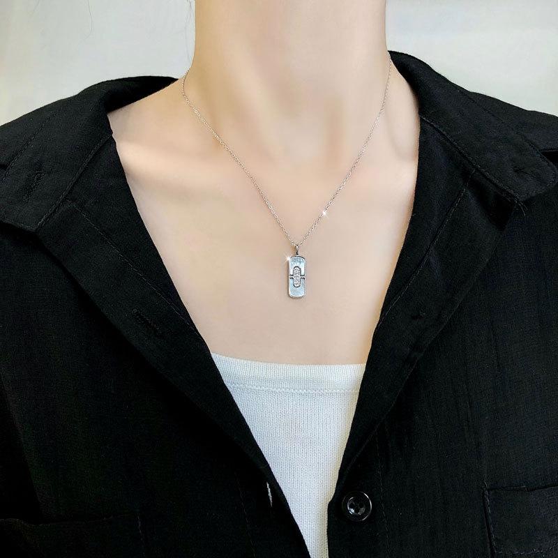 Seashell Geometric Zircon Diamond-set Necklace Elegant and Versatile Women's Collarbone Chain
