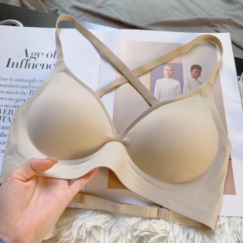 Women's Bra for Wide-Set Small Bust Push Up Thickened Enhancing Style for Flat Chest Slim Waist Effect Seamless Sexy Anime-Inspired Bra