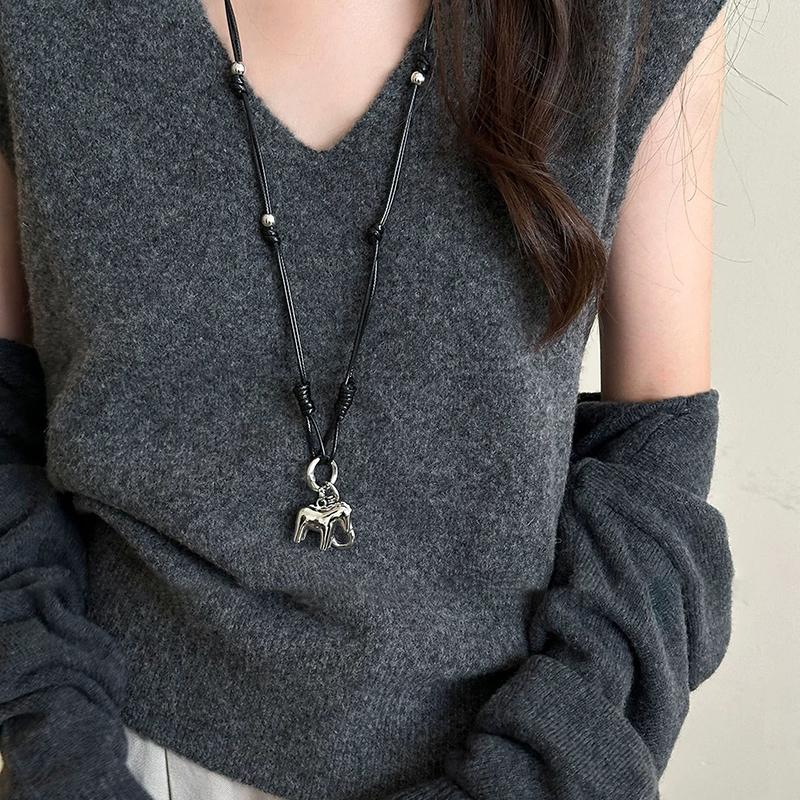 Cartoon-Pferde-Anhänger-Halsketten Für Frauen Damen Pullover-Ketten Verstellbare Lange Seilkette Tägliche Passende Accessoires