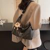 Large capacity bag women's autumn and winter new versatile shoulder messenger bag casual retro commuter dumpling bag