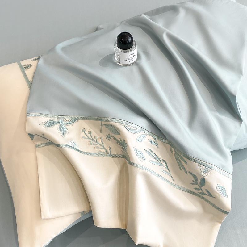 Light Luxury 100% Long-Staple Cotton Embroidered Bedding Set - High-End Four-Piece Pure Cotton for All Seasons.