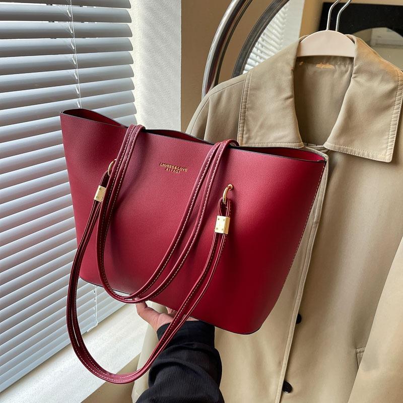 Simple Tote Large Capacity Bag Women's New Bag Bag Fashion Underarm Bag Versatile Shoulder Commuter Bag Bride