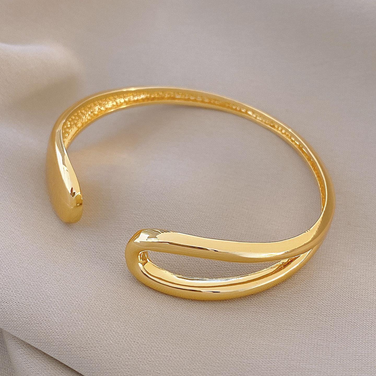 European and American geometric water drop hollow opening bracelet personalized simple bracelet jewelry women