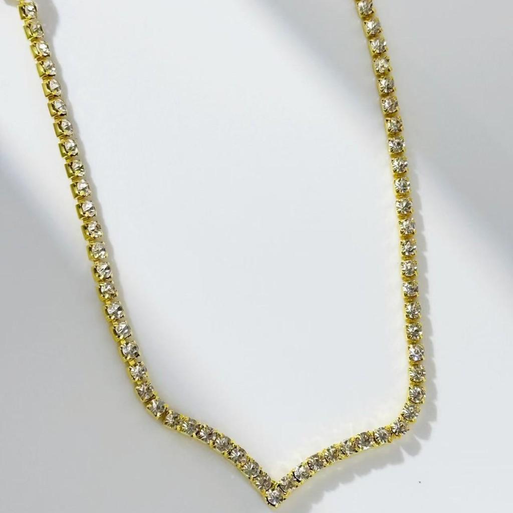 Water Diamond Geometric Necklace For Women With Electroplated Finish And Stylish Line Design