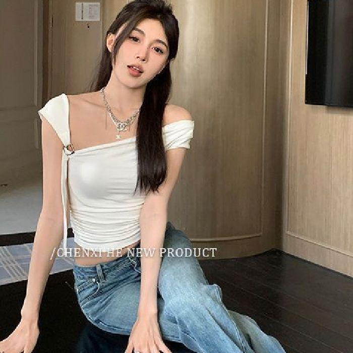 

Женский летний топ на одно плечо с серебряной пряжкой, стройнящий Medium белый