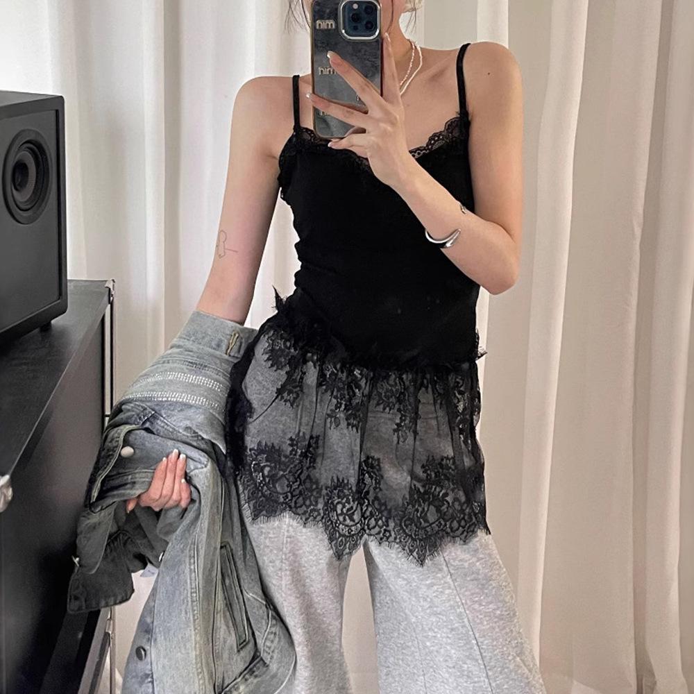 

Женская осенняя хлопковая многослойная майка с кружевным подолом и нагрудной накладкой One Size чёрный