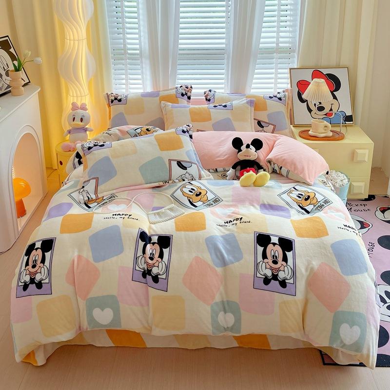 Set din patru piese din catifea cu lapte proaspăt de iarnă, husă de pilotă din flanel din catifea cu două fețe cu imprimare antistatică și set din trei piese din catifea