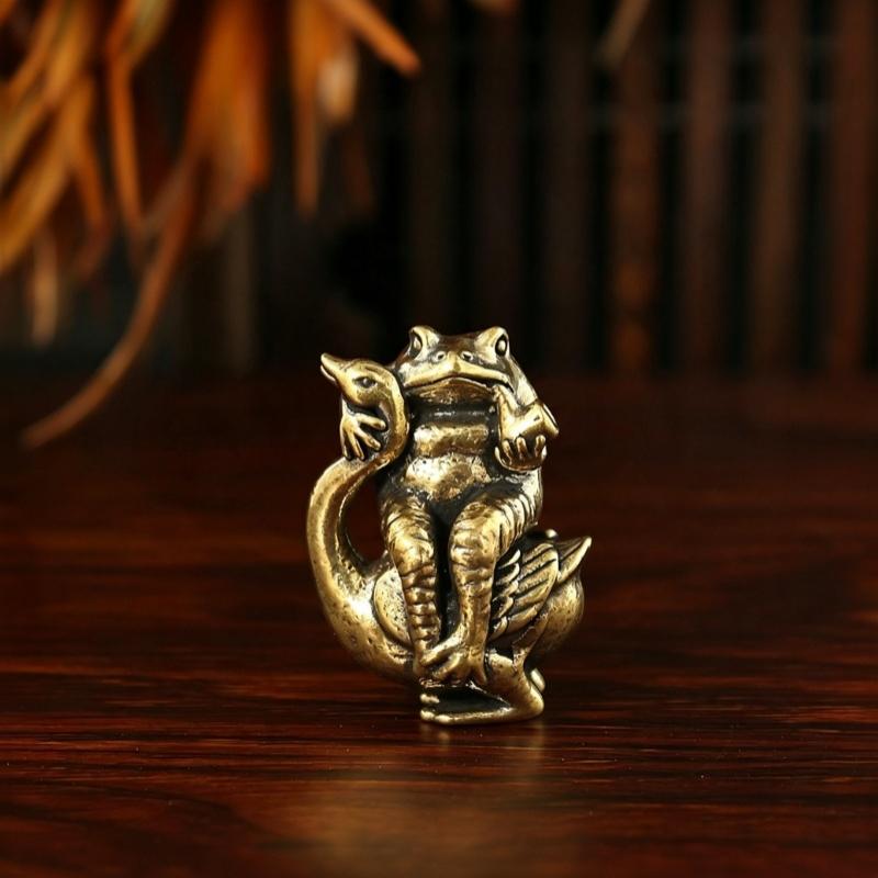 Handcrafted Copper Mini Toad Swan Sculpture Creative Desktop Ornament for Home Office Living Room Decor