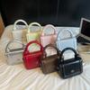 Simple high-end portable small square bag 2025 summer new niche trend fashion casual versatile shoulder women's bag