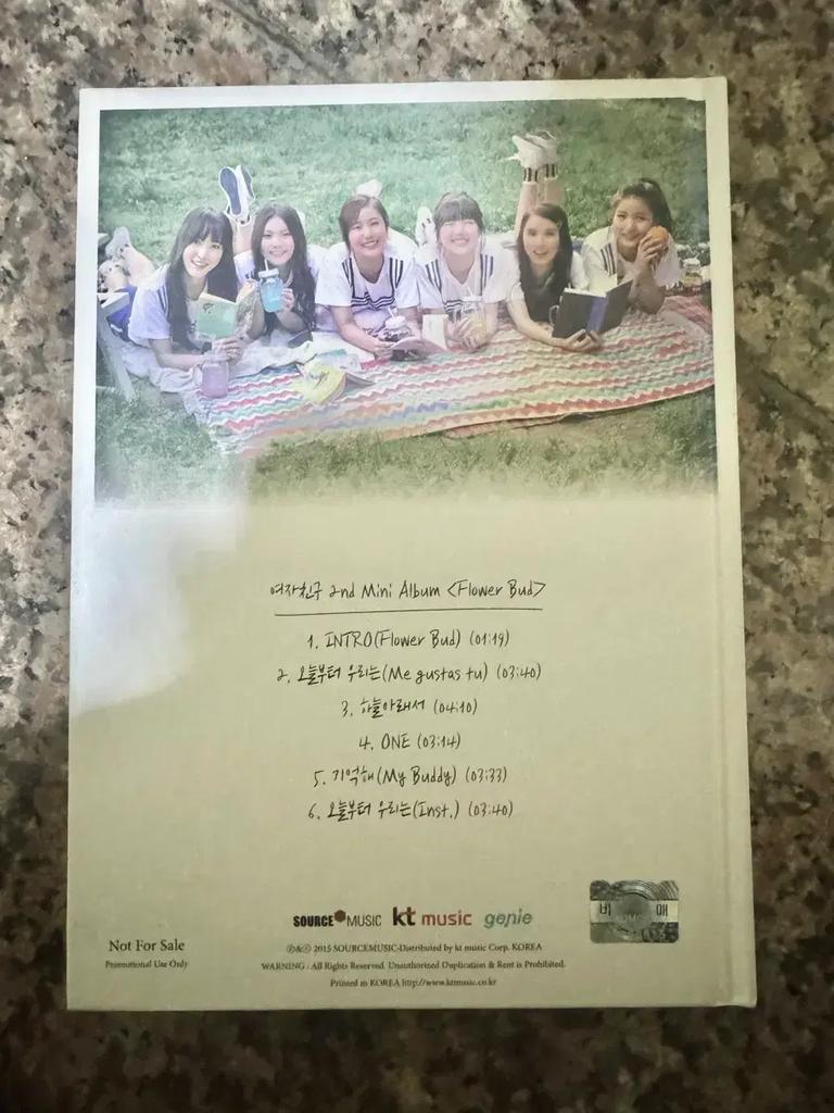 GFRIEND's Secret: Starting Today, We Get a Signed Album with Handwritten Signatures - Yerin Used