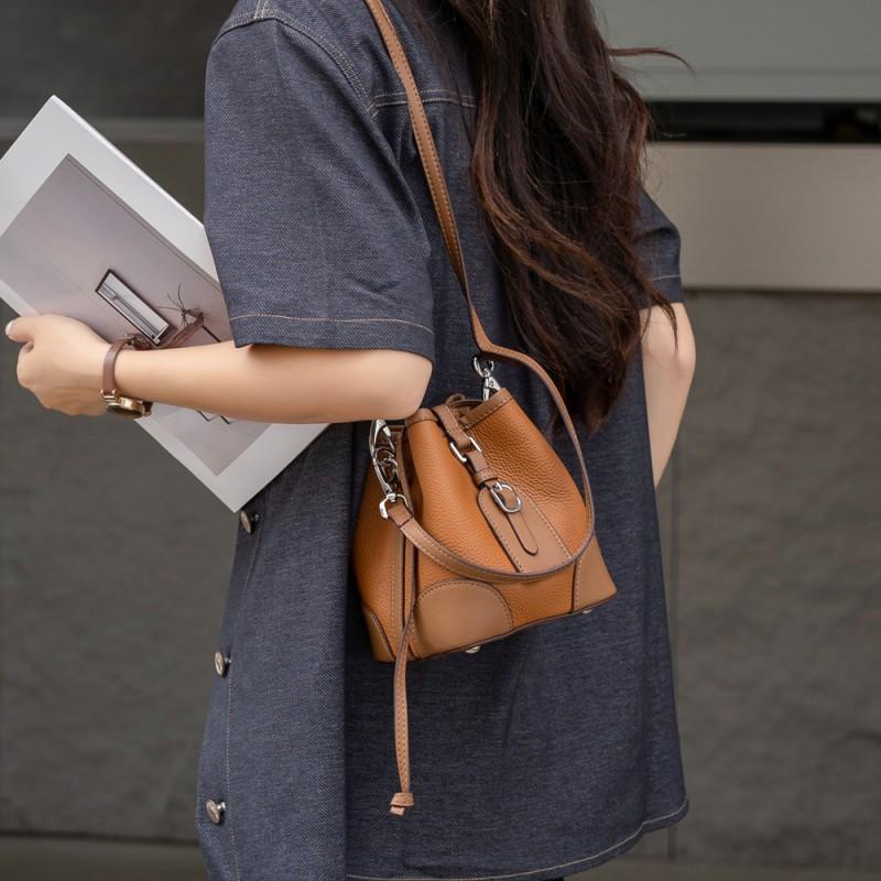 Fashionable Ins Drawstring Bucket Bag TOGO Top-layer Cowhide Contrasting Cross-shoulder Shoulder Genuine Leather Women's Single