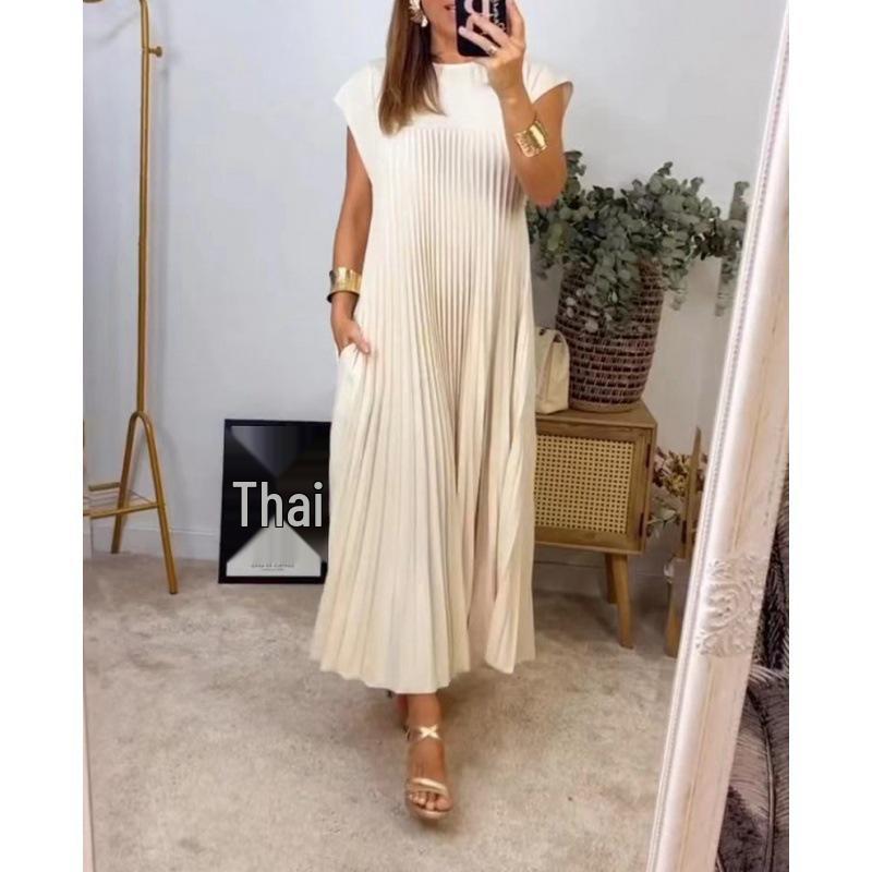 2026 Women's Autumn European & American Fashion: Elegant Sleeveless Round Neck Pleated Long Dress