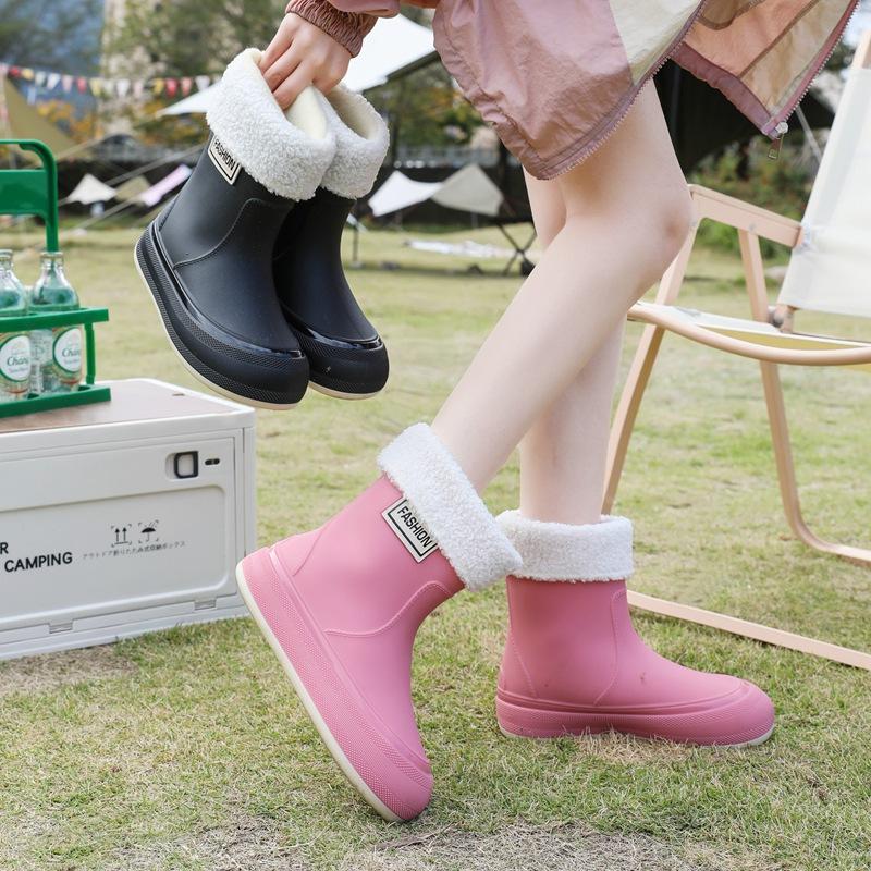 [One piece] water shoes women's medium tube outer wear short rain shoes fashion rain boots thermal rubber shoes water shoes