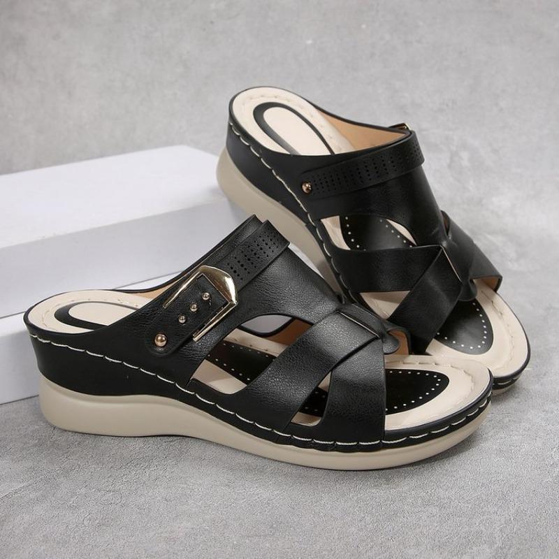 Summer new large size wind light slope heel women's slippers metal belt buckle beach shoes women