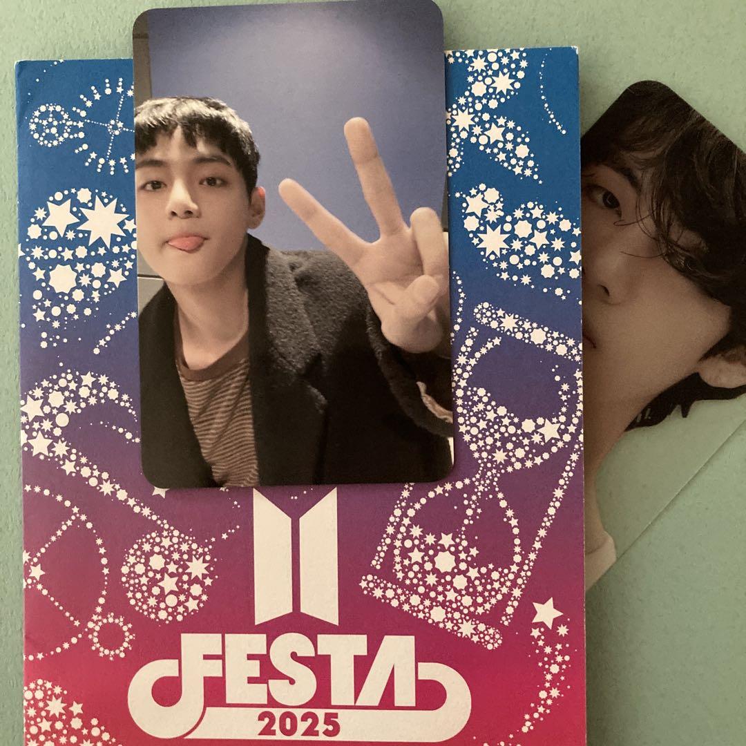 

[USED] BTS FESTA 2025 V Card with Bonus