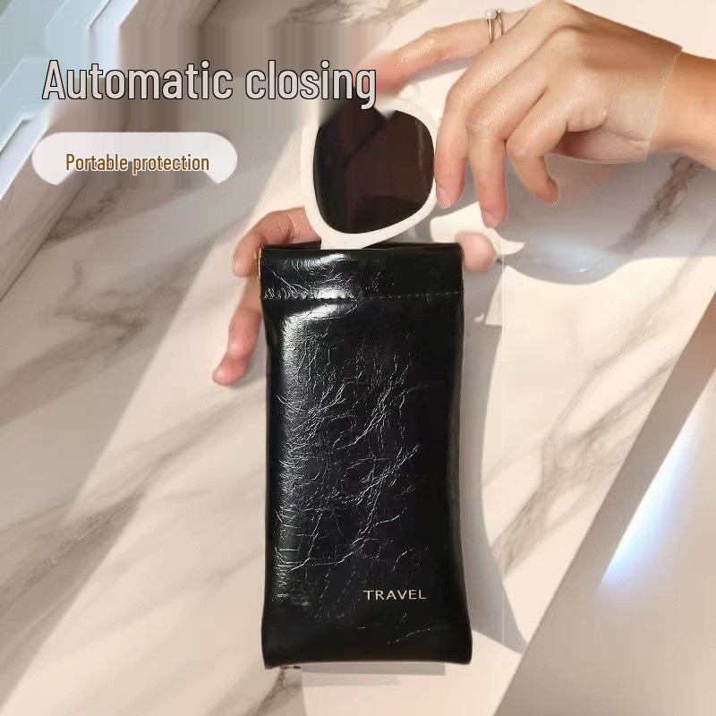 

Vintage Leather Glasses Case: High-End Spring Clip Closure for Sunglasses & Myopia Glasses чорний