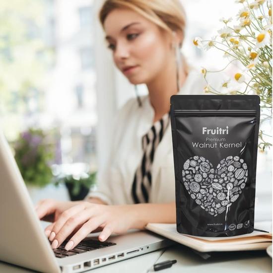 Fruitri Premium California Walnut Kernels 250g - Pure Akhrot Giri, Walnut Without Shell, Perfect Food Snack, Raw Akhroth Giri Dry Fruits