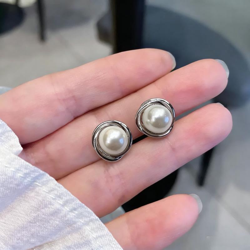 Beixi S999 Sterling Silver Pearl Stud Earrings - French Light Luxury Style