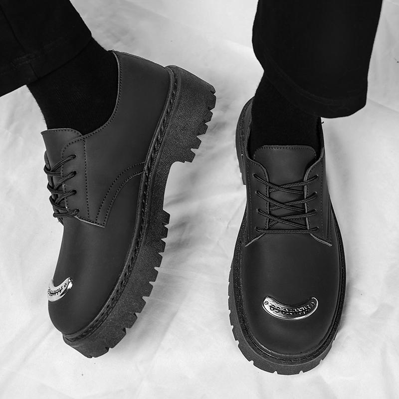 Modieuze herenschoenen van een bekend merk met dikke zolen, gemaakt van Brits leer. Zwarte, veelzijdige luxe loafers, comfortabele casual schoenen voor zakelijke gelegenheden, maat 39-44.