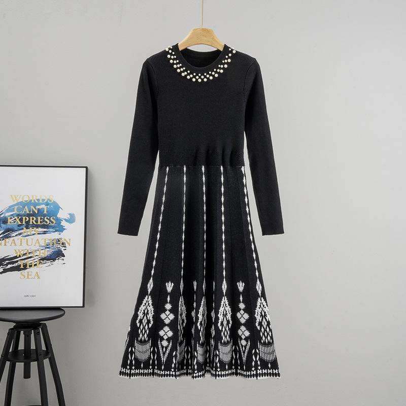 A New Mid-length Knitted Dress for Women In Autumn and Winter, Featuring A Cinched Waist and A Slimming Look