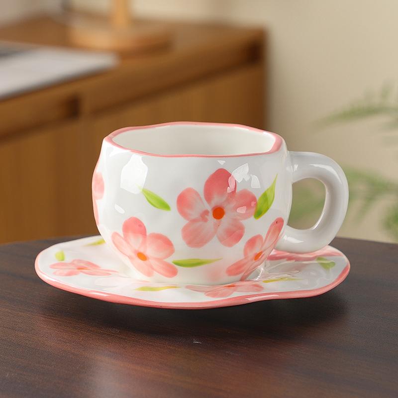 Small floral creative ceramic coffee cup and saucer, hand-squeezed, hand-painted irregular high-value breakfast cup