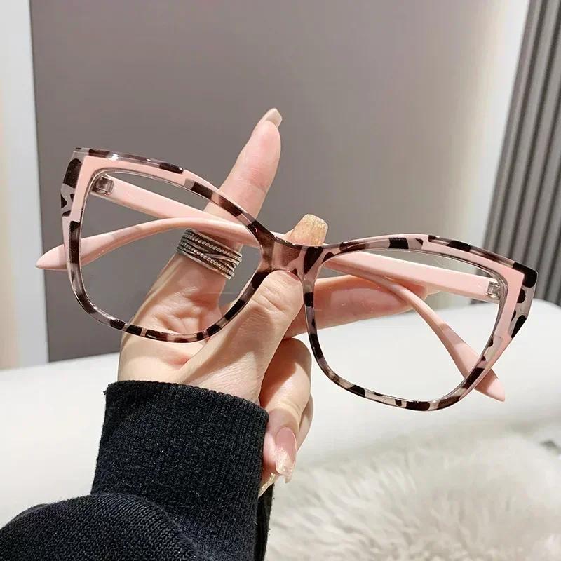 Women Blue Light Blocking Glasses Designer Cat Eye Transparent Fashion Eyewear for Ladies Stylish and Comfortable