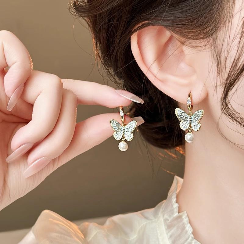 Korean Style Drip Oil Butterfly Pearl Ear Cuff - Elegant, Versatile Women s Jewelry