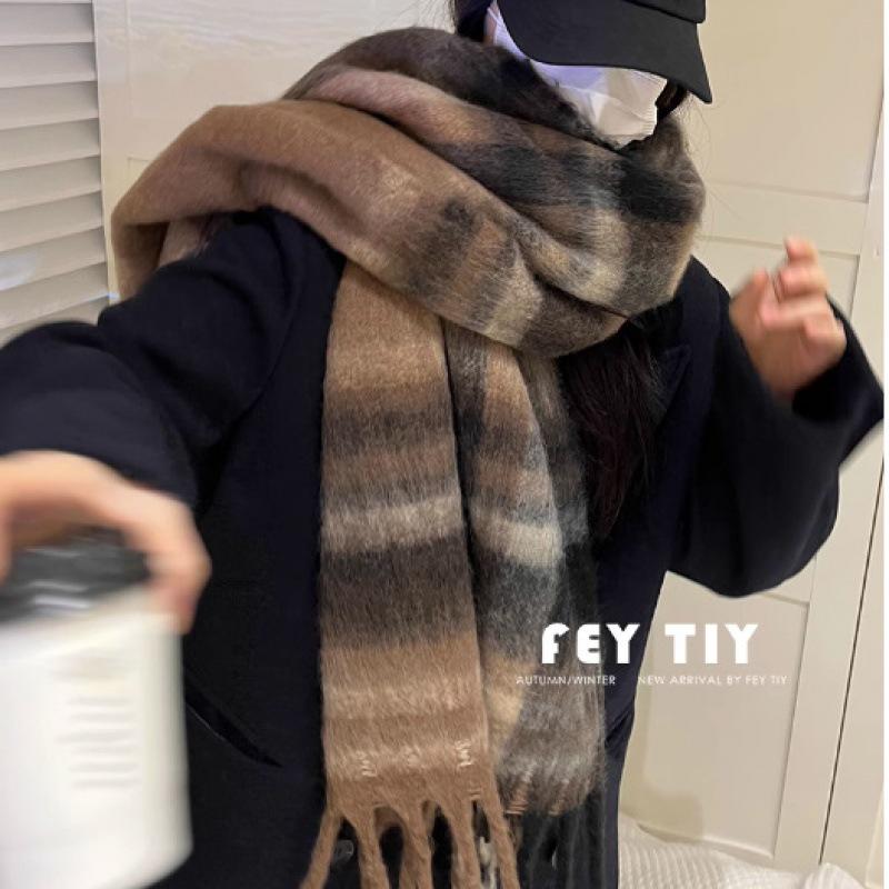 Women's Thick Plaid Yarn Scarf - Versatile, Warm, College Style for Fall/Winter