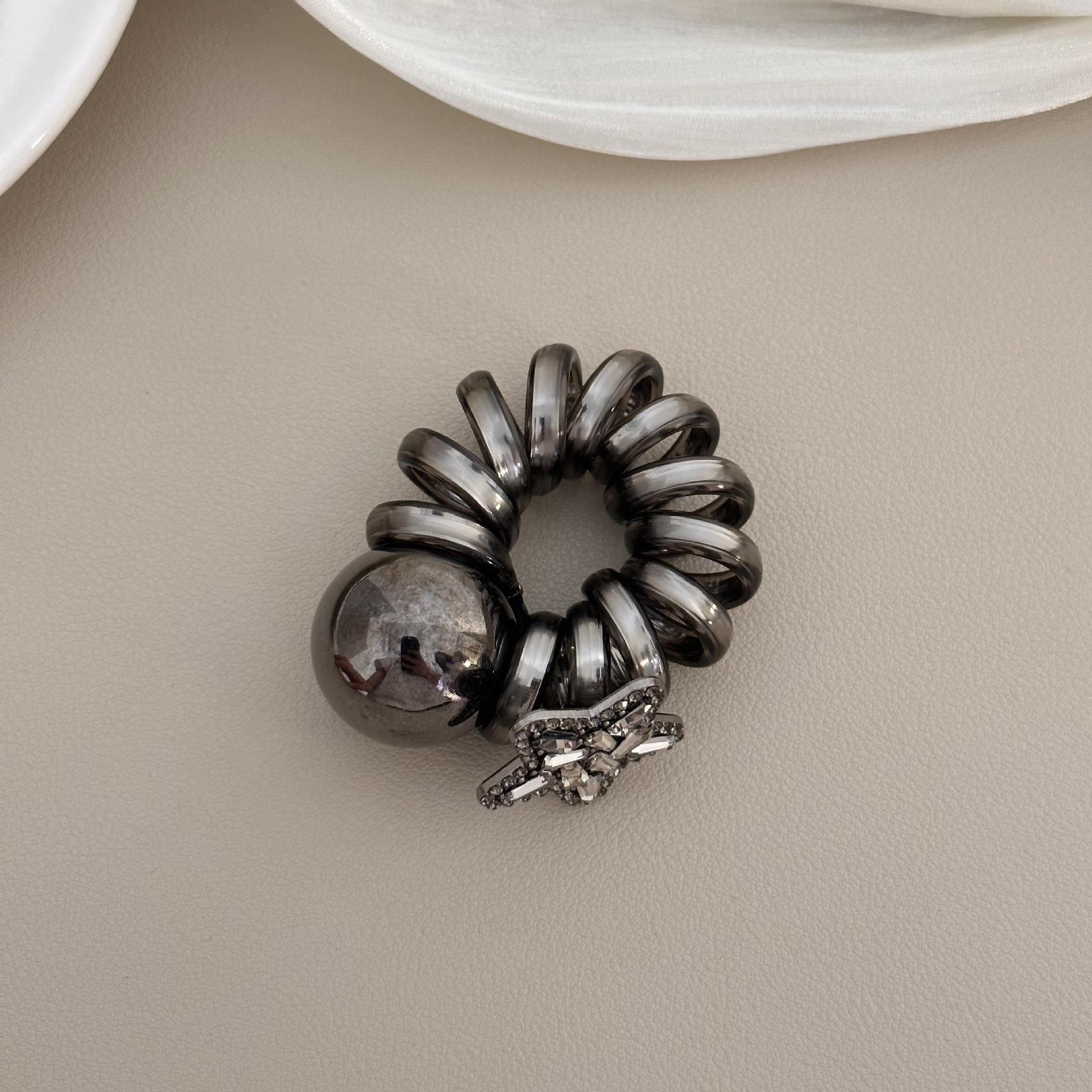 

Telephone Line Hair Tie Headwear, A Must-have for Girls Ponytails, Hair Rope, and Elegant Leather Band Hair Accessory чорний