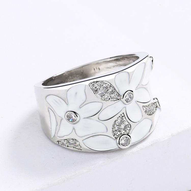 Export Source Elegant And Fresh Light-Colored Enamel Flower Slightly Inlaid Zircon Epoxy Women'S Ring