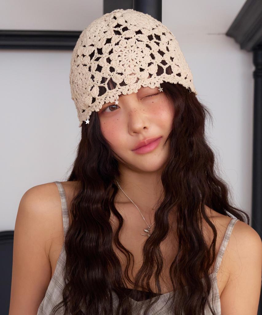 NAKED SURF CLUB Crochet Twinkle Beanie (Beige)