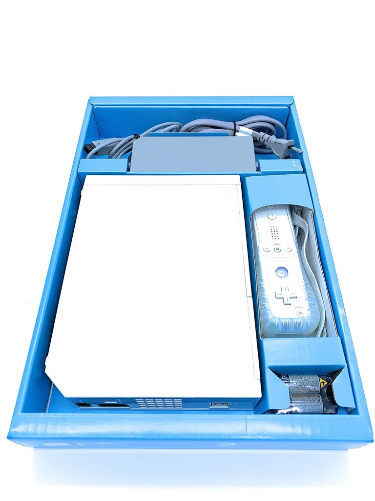 Wii console Remote (white) (includes "Wii Jacket") (RVL-S-WD) [Manufacturer discontinued]