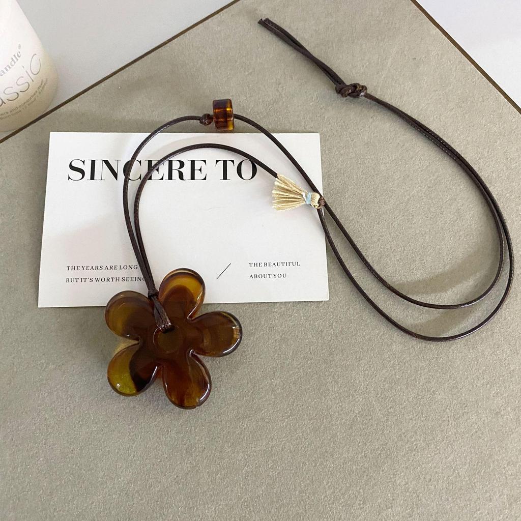Retro Ethnic Ceramic Wood Necklace: Geometric Fruit Pendant for Women