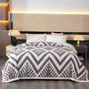 Double Sided Jacquard Blanket Thickened Taff Velvet Warm Office Nap Throw Sofa Cover Washable Colorfast Dormitory Bed Blankets